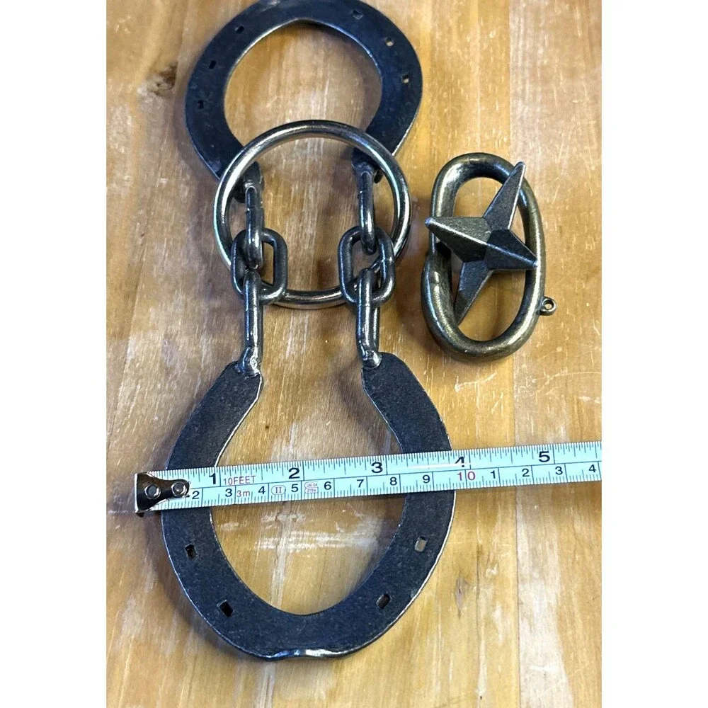 Horseshoe Chain Puzzle Hanayama Star Magic Trick Brain Teasers fun at home